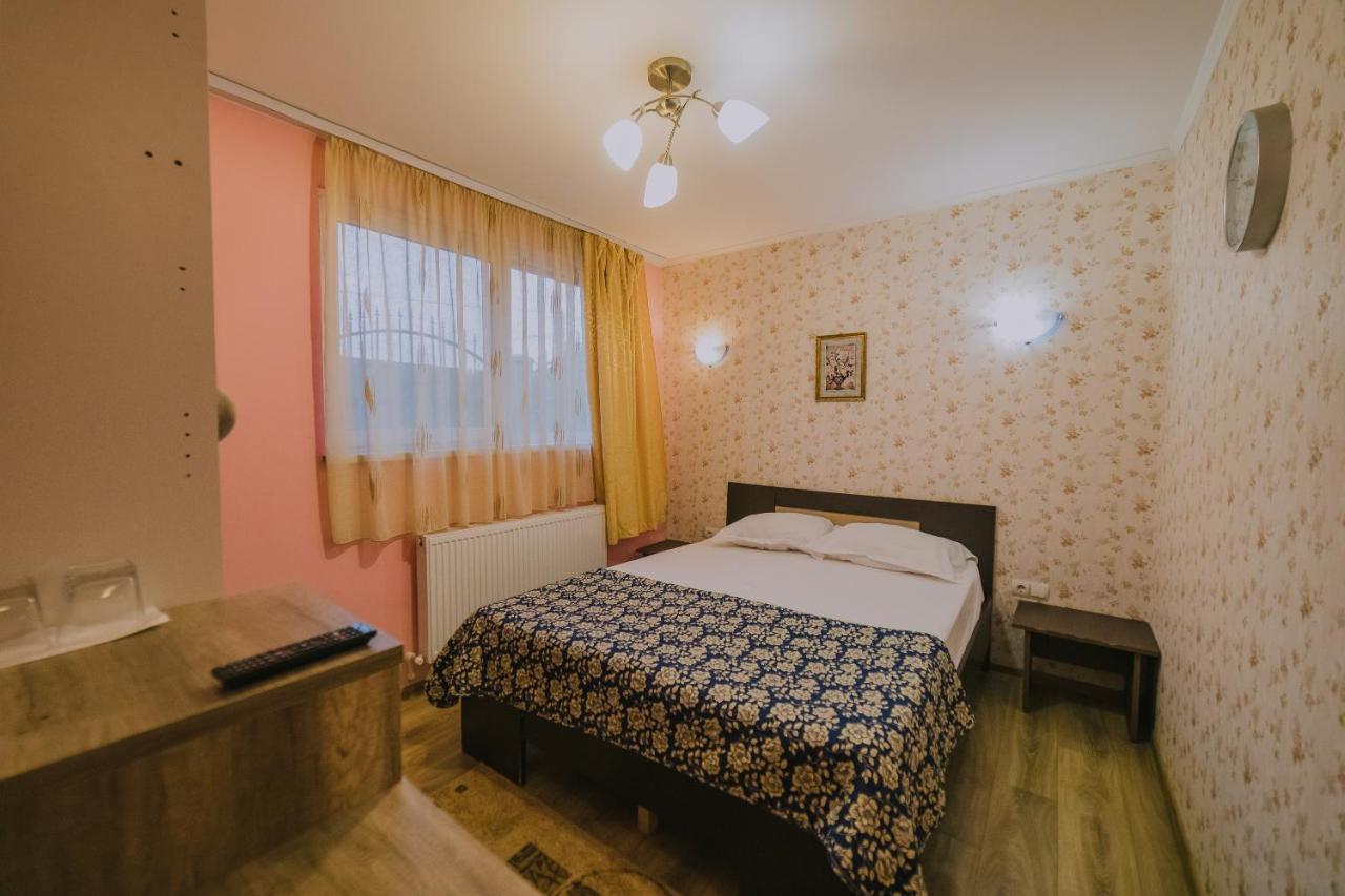 Hostel Denisa Buzău Exteriér fotografie