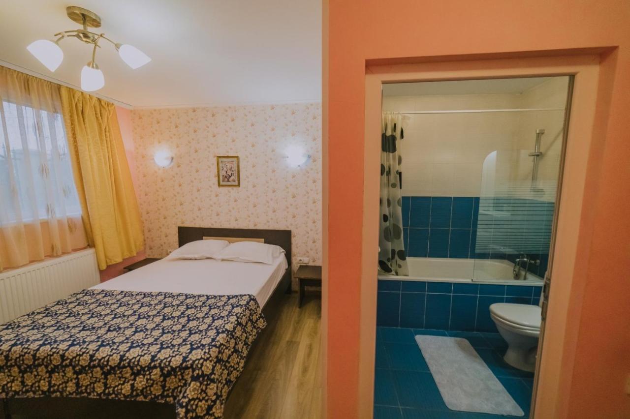 Hostel Denisa Buzău Exteriér fotografie