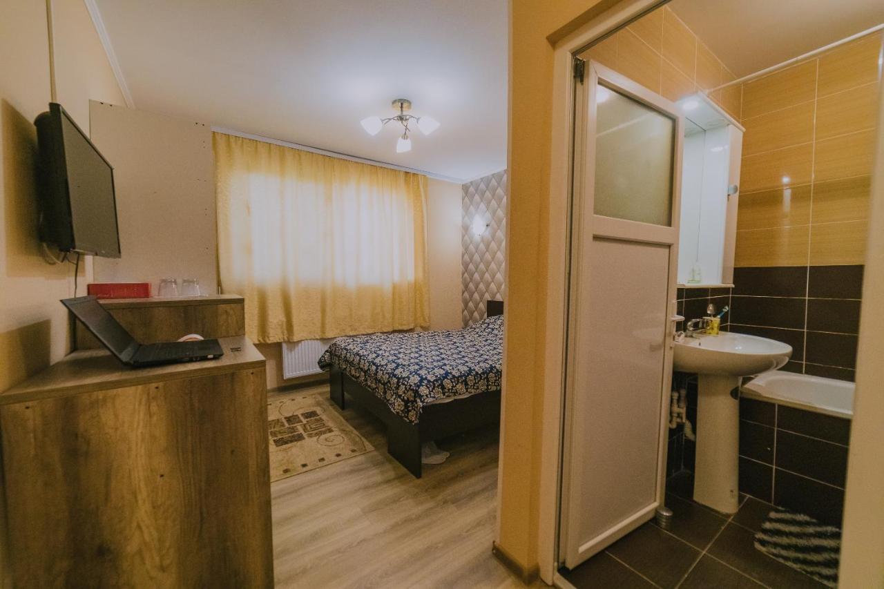 Hostel Denisa Buzău Exteriér fotografie