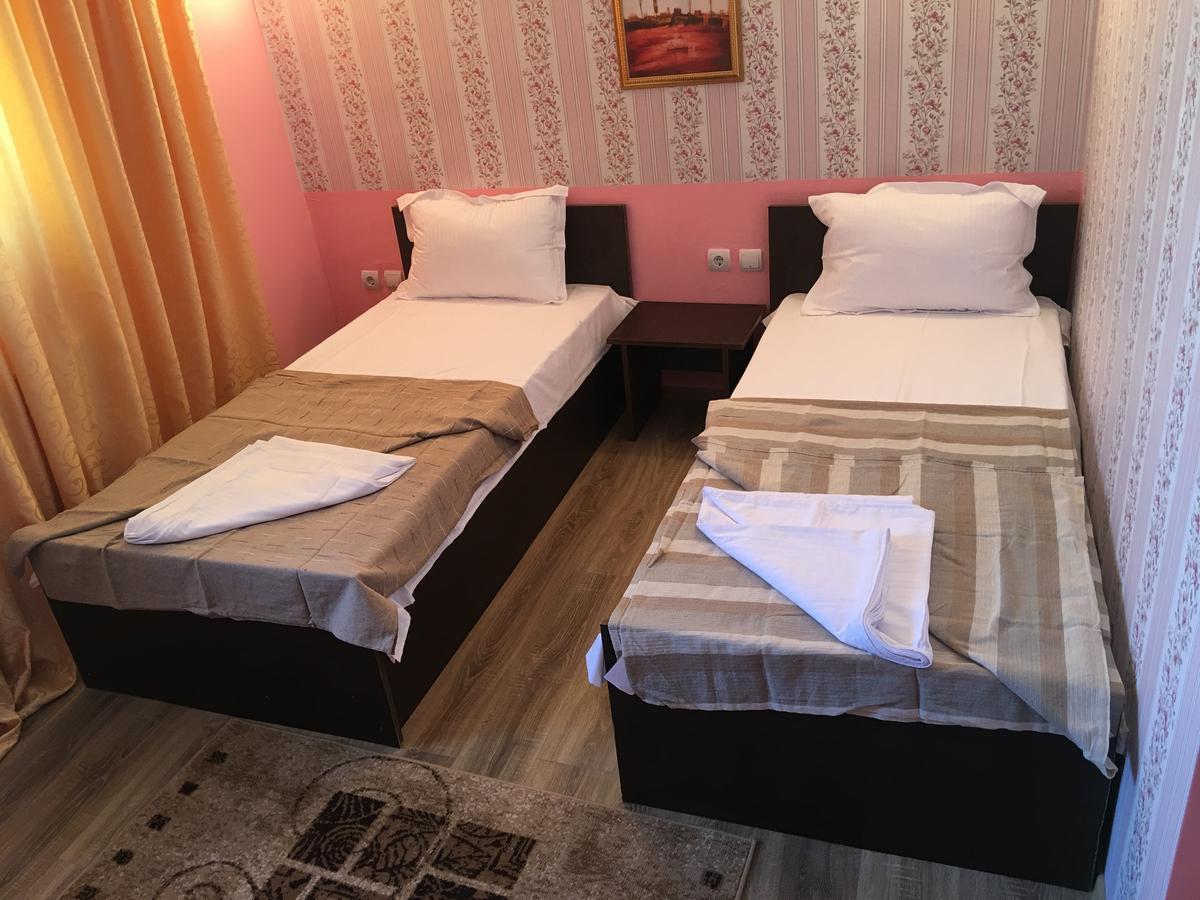 Hostel Denisa Buzău Exteriér fotografie